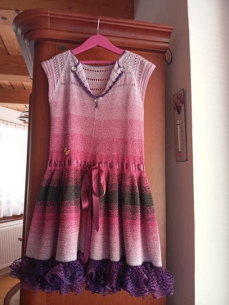 Prekrásne šaty vlastnoručnej výroby, 146