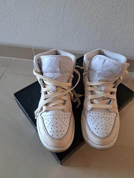 Predam botasky jordan, nike,35