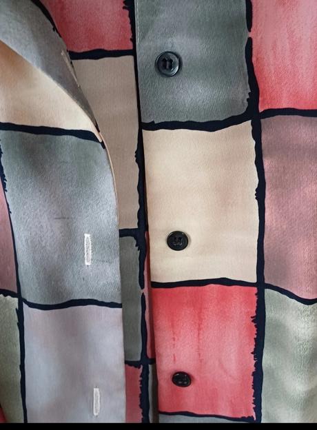 Farebná košeľa, 38