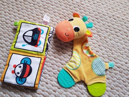 Bright starts prvé hračky,