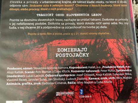 Dvd zomierajú postojačky,