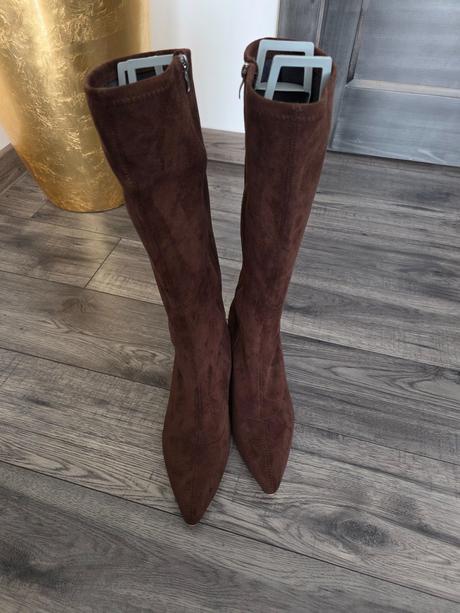 Čokoládové cižmy, 40