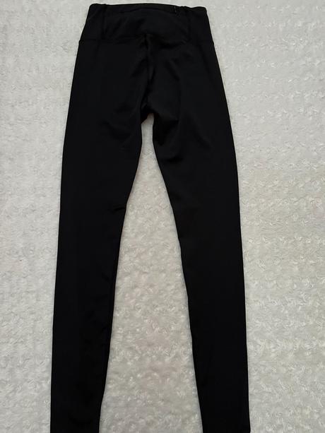 Leginy ,,super dry sport,,, superdry,36