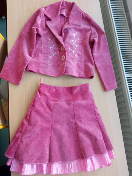 Menzestrova suknova súprava, 122