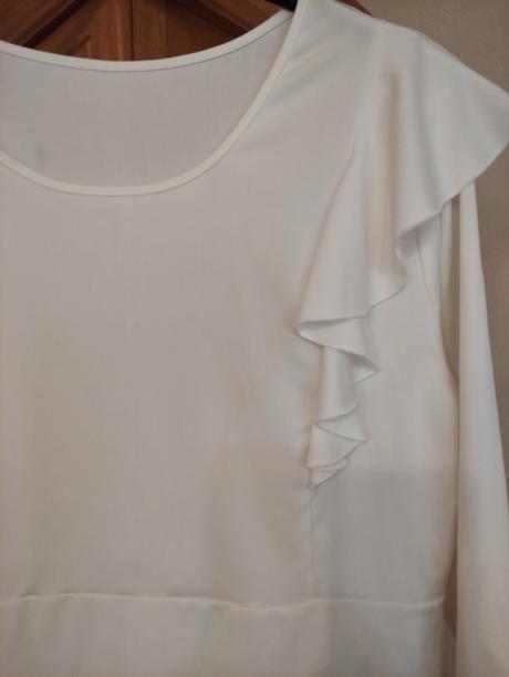 Krásne body s volánikmi, 46