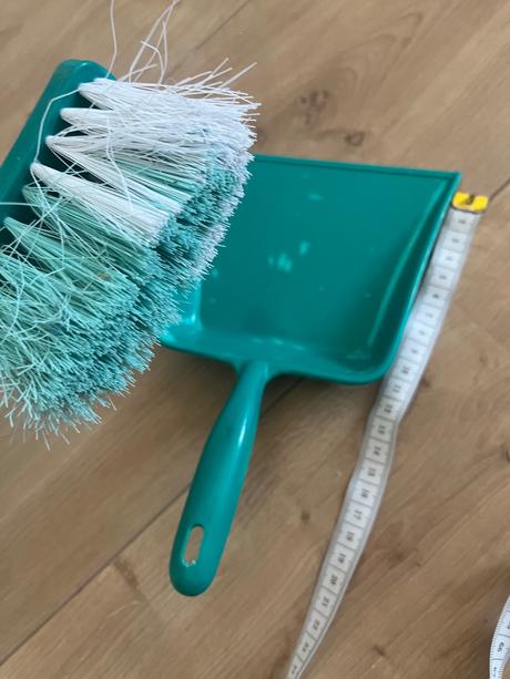 Metlička a smetár, 