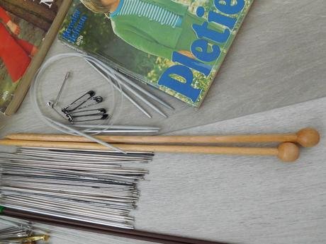 Retro potreby na štrikovanie, 