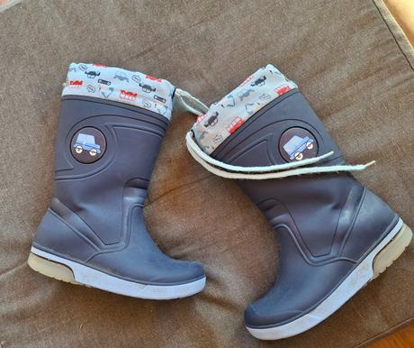 Blikajúce gumáky, lupilu,24