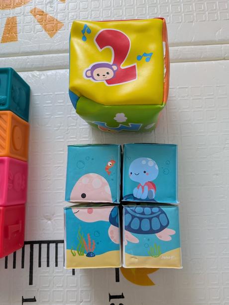 Gumene kocky janod a infantino,