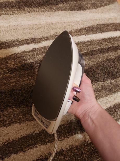 Malá žehlička so sklápacou rukoväťou, 