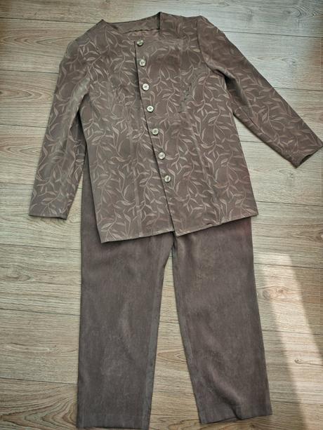 Pohodlný kostým, 48