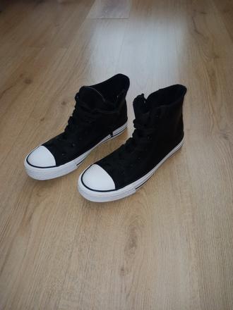 Členkové tenisky, 37