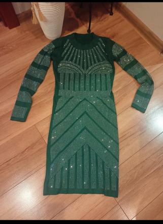 Krásne šaty s flitrami, m