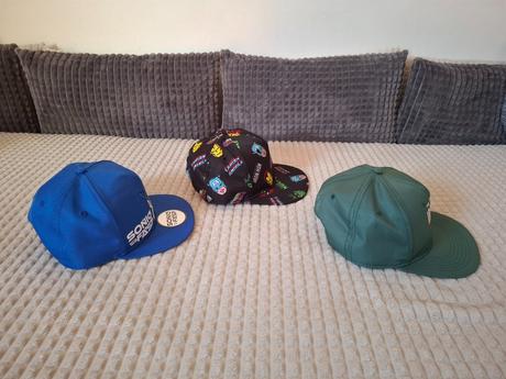 Šiltovky h&m, 2x marvel a 1x sonic 128/146, h&m,128