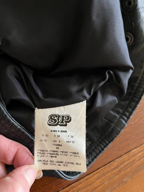 Kožená bunda motivi, s