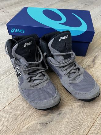 Tenisky na zápasenie v. 37, asics,37