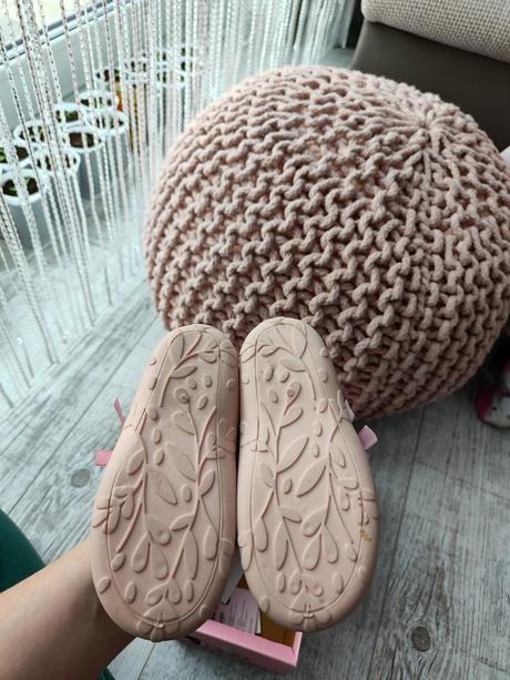 Balerínky prezuvky papuče hello kitty, 25