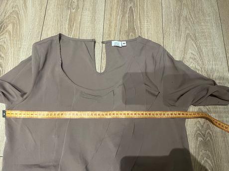 Pohodlne a lahucke saty, zakryvajuce nedostatky, 42