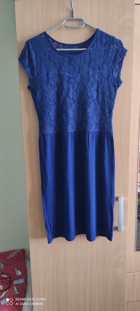Šaty s čipkou, m