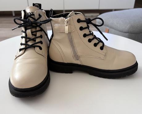 Topanočky levis, levis,33