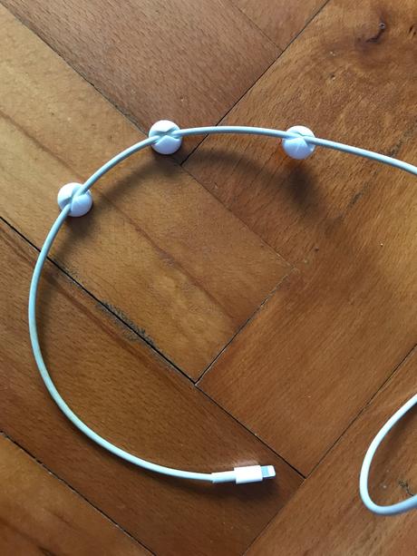 Samolepiace držiaky na káble - sada 3 ks,