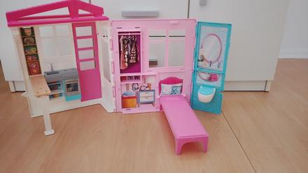 Domček pre bábiky, 