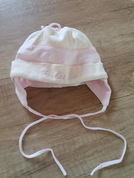 Dievčenska čiapka so snurkami, 62