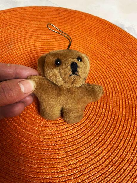 Macík na zavesenie na kočík,