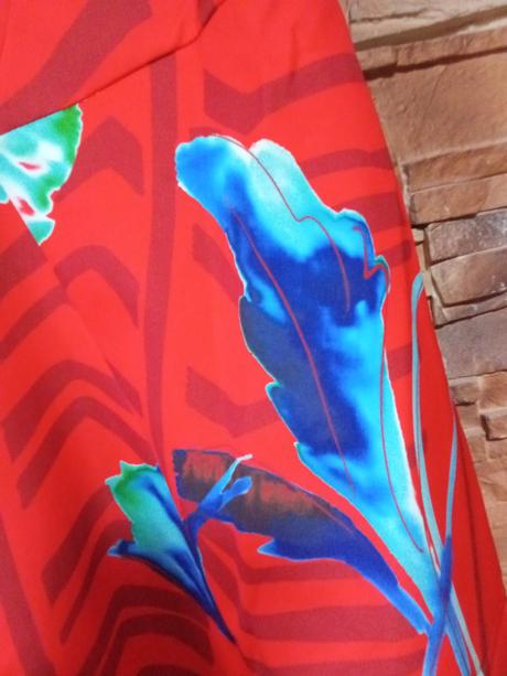 Spoločenské šaty closed, 56