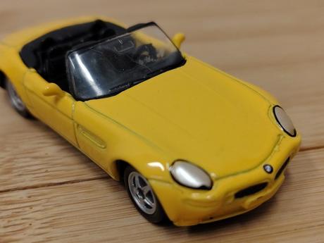 Zb model welly bmw z8 roadster yellow mattel 2010,
