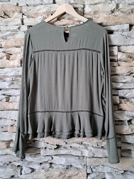 Khaki top reserved, reserved,s