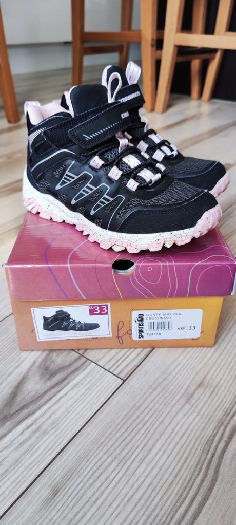 Turistické topánky, 33