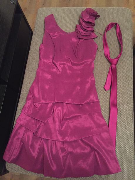 Luxusne šaty s kravatou, 38