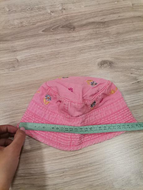 Dievčensky ružový klobúčik, 