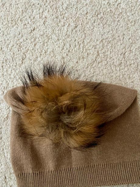 Tenšia čiapka s brmbolcom, 