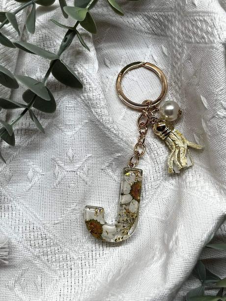 Ručne vyrobené živicové kľúčenky, 