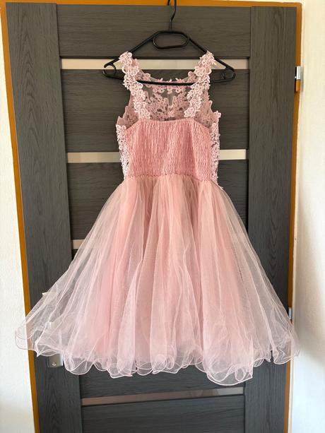 Ružové tylové šaty, m