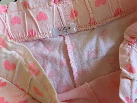 Bavlnené šortky - pyžamko so srdiečkami v. 128, 128