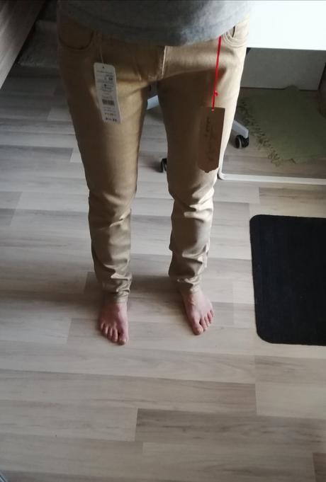 Zaujimave nohavice, 40