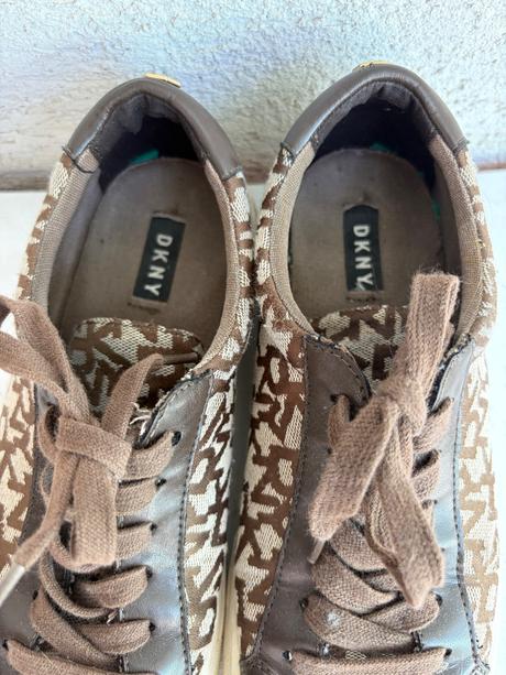 Dkny znackove tenisky 37m, 37