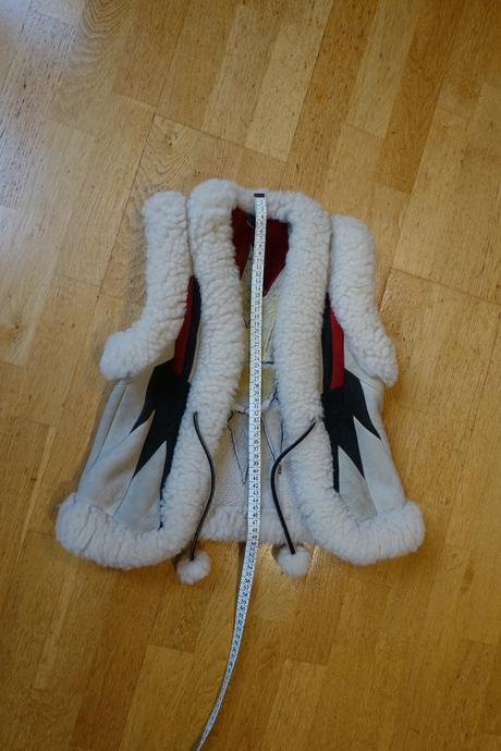 Veľmi teplá vesta z ovčej kožušiny, 116