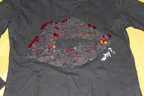 Tričko s flitríkovou pusinou, desigual,104