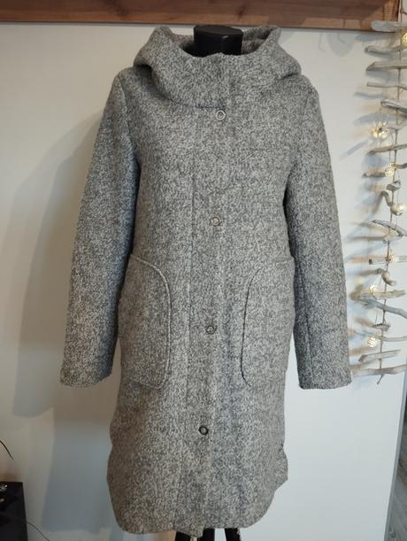 Nový kabát, c&a,s