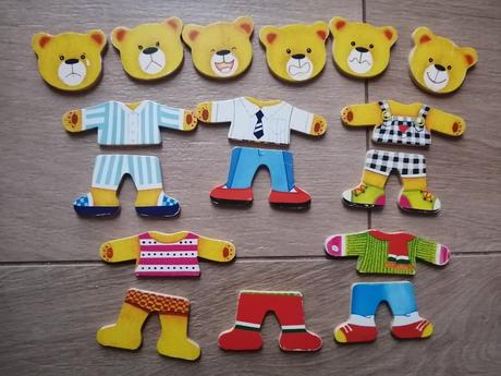 Drevené hračky puzzle maco, obliekanie, šaty, 