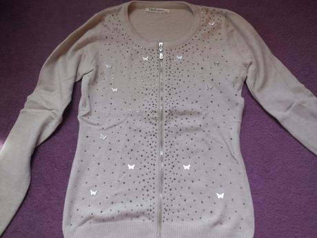 Svetlohnedý svetrík, s