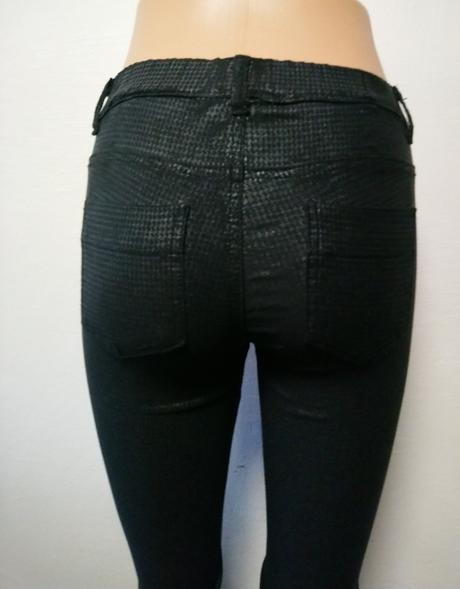 Dámske legínové džegíny s lesklým čiernym vzorom, xs