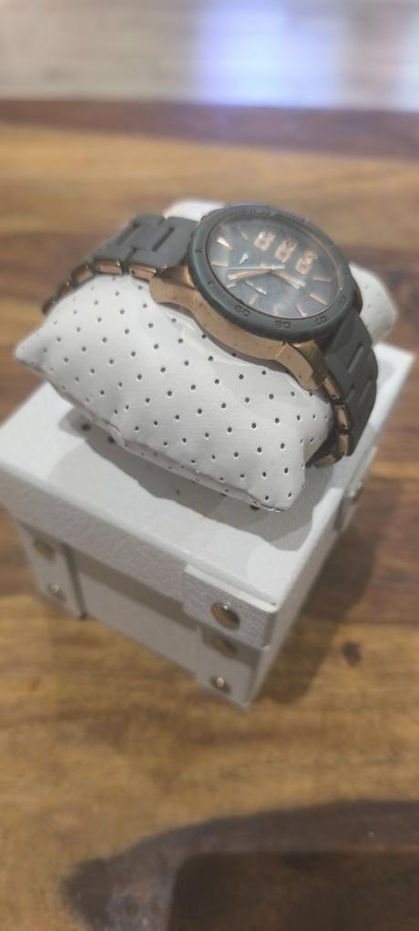 Hodinky diesel, diesel