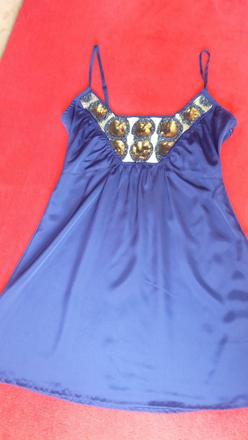 Leskly fialovy top, s