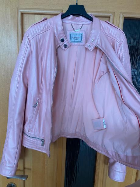 Guess bunda, guess,m