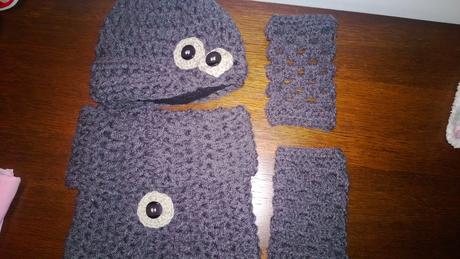 Súprava čiapka + nákrčník + štucne, 92